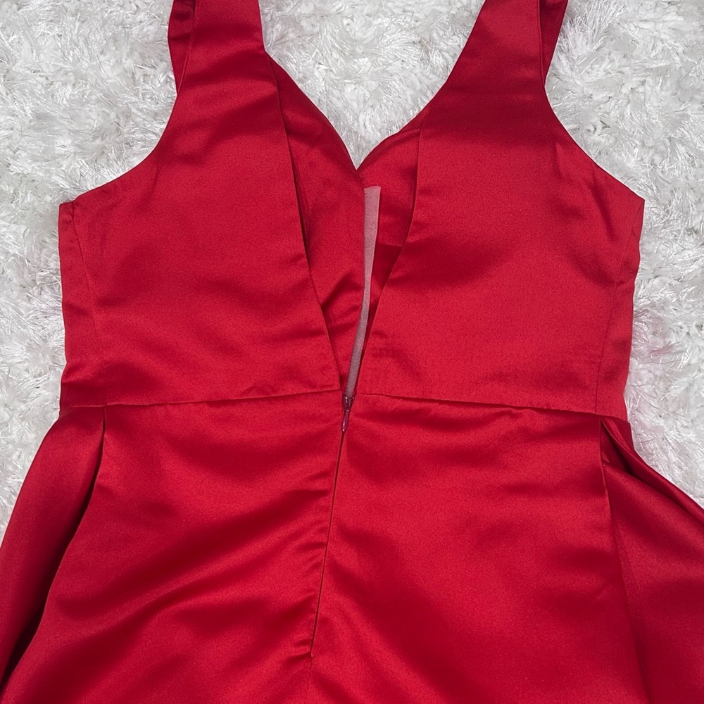 NWT 🩸Elegant Red Evening Gown. - Picture 15 of 17